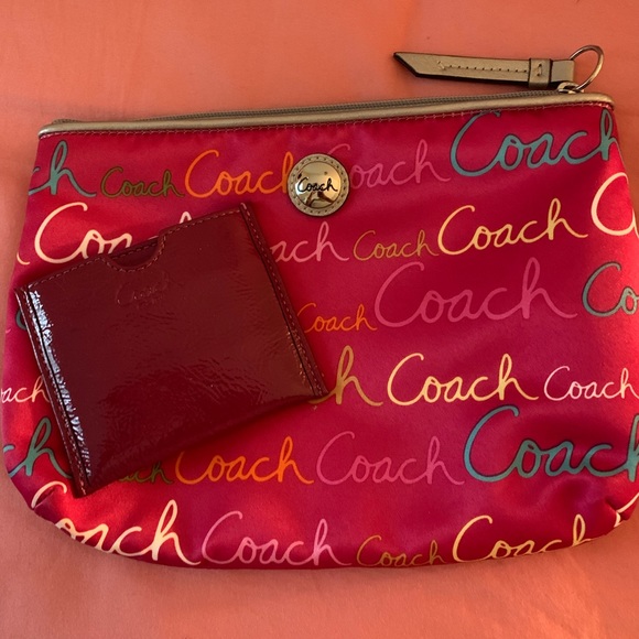 Vintage coach clutch with pocket mirror! - Picture 1 of 3